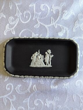 *Rare* Vintage Wedgwood Classic Black Jasperware Trinket Tray with White Relief